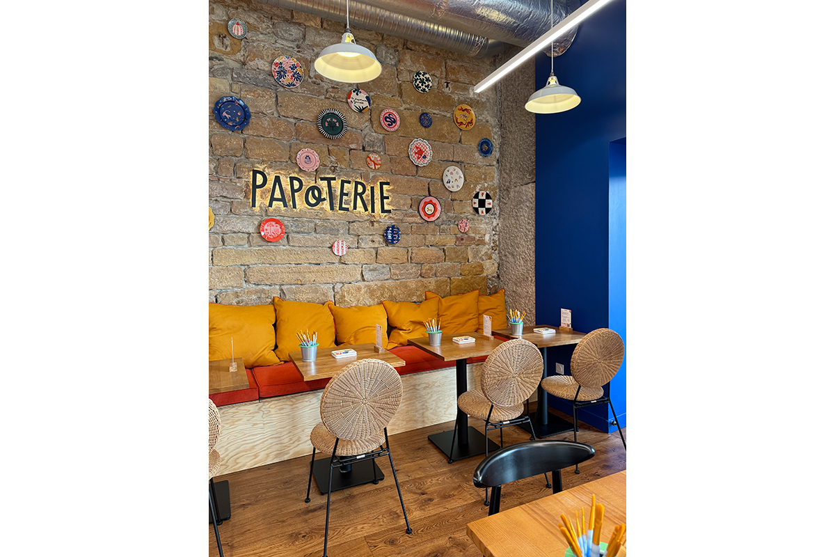 architecte-restructuration-renovation-cafe-banquette-AREA-Studio.jpg architecte-restructuration-renovation-cafe-banquette-AREA-Studio.jpg