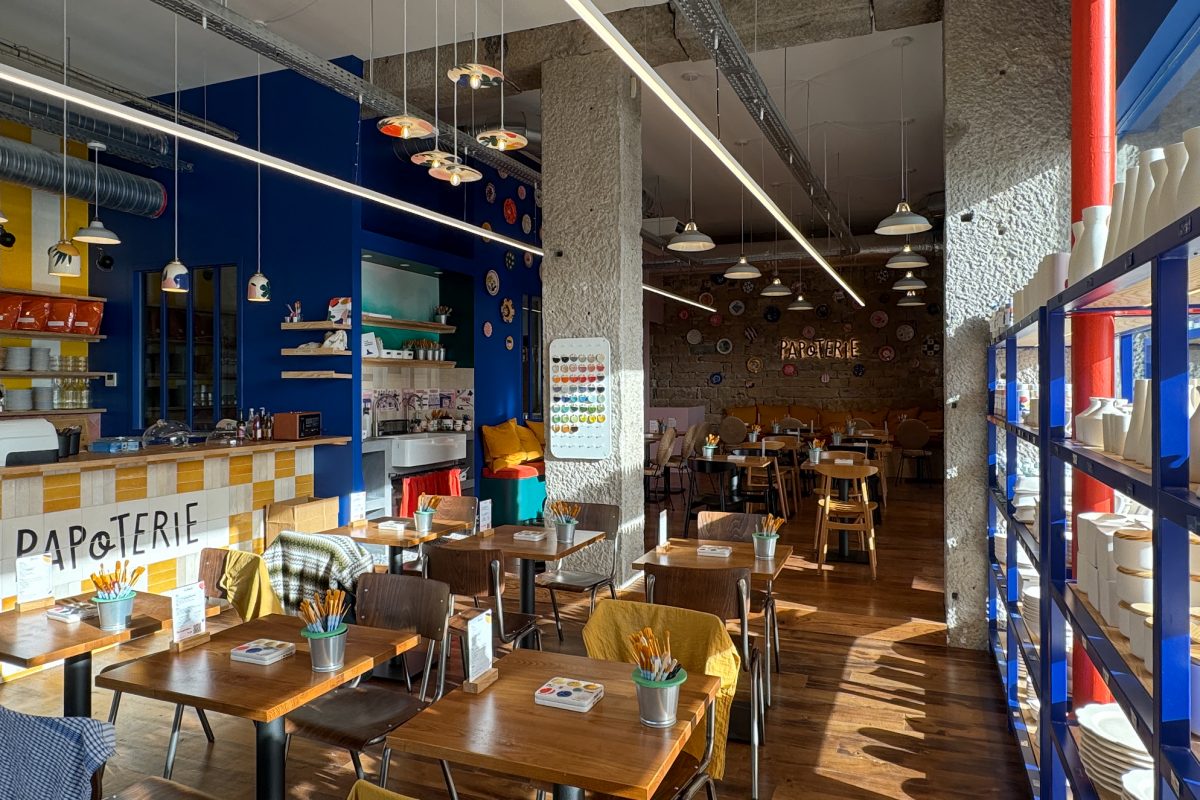 architecte-restructuration-renovation-cafe-luminaires-sur-mesure-AREA-Studio.jpg architecte-restructuration-renovation-cafe-luminaires-sur-mesure-AREA-Studio.jpg