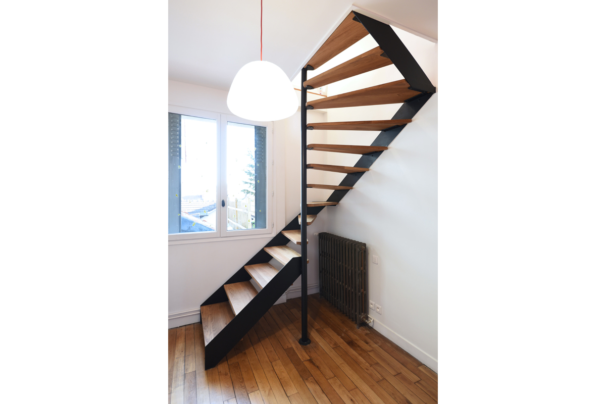 architecte-restructuration-renovation-escalier-metallique-2-AREA-Studio